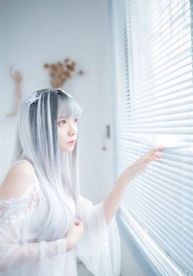 头等舱的特殊待遇_720高清完整版